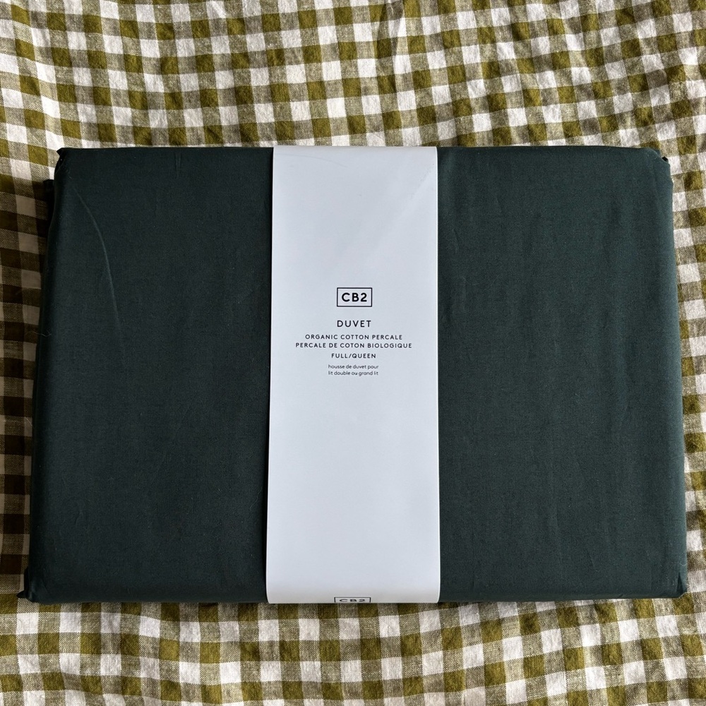 NWT CB2 Percale Duvet Cover and Shams